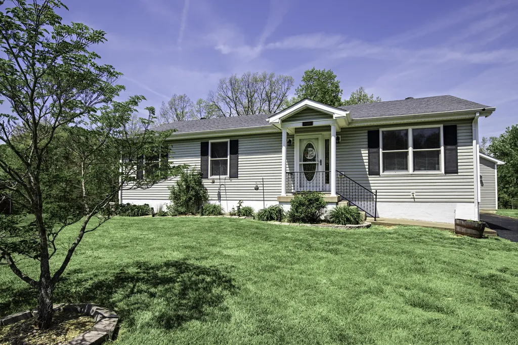 1035 Gregory Lane Lawrenceburg KY 40342