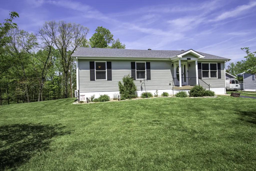 1035 Gregory Lane Lawrenceburg KY 40342