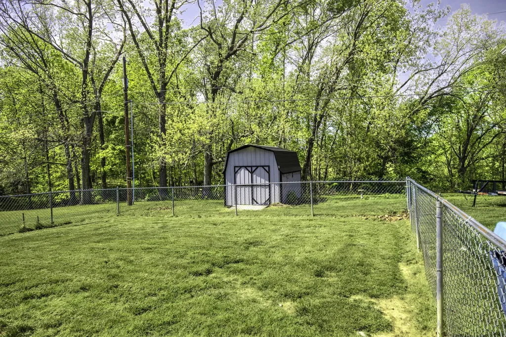 1035 Gregory Lane Lawrenceburg KY 40342