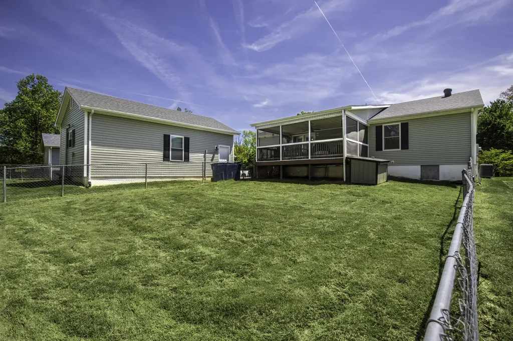 1035 Gregory Lane Lawrenceburg KY 40342