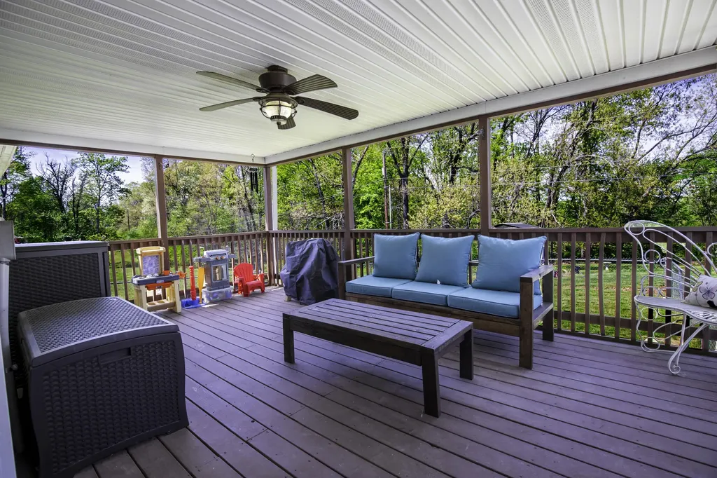 1035 Gregory Lane Lawrenceburg KY 40342