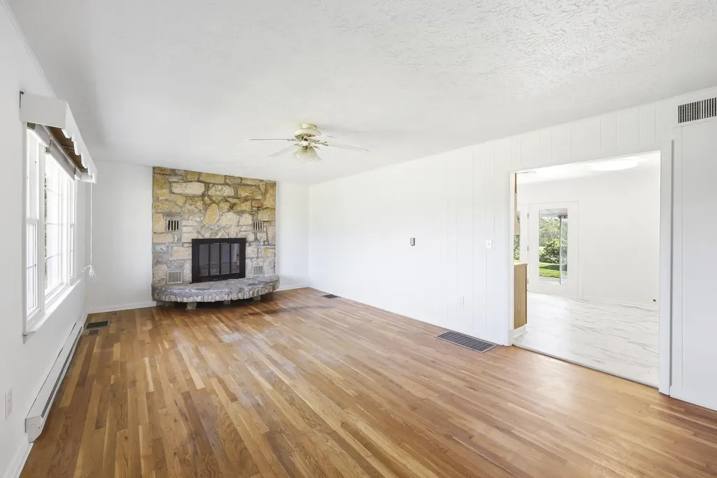 210 Bunker Hill Road Paris KY 40361