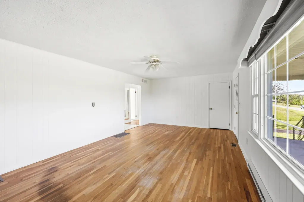 210 Bunker Hill Road Paris KY 40361