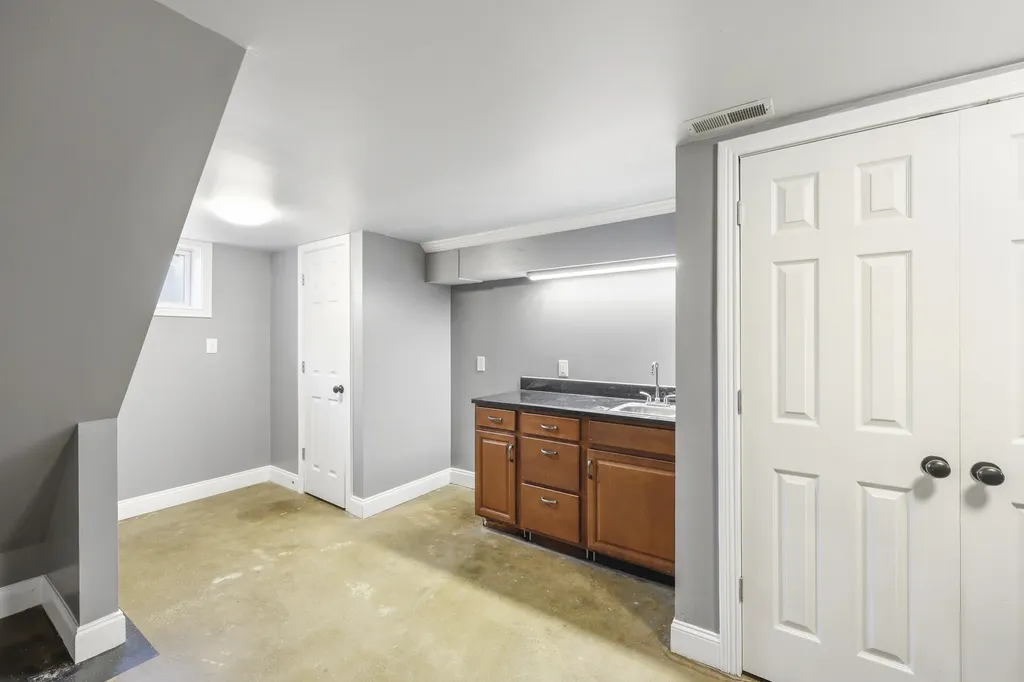 210 Bunker Hill Road Paris KY 40361