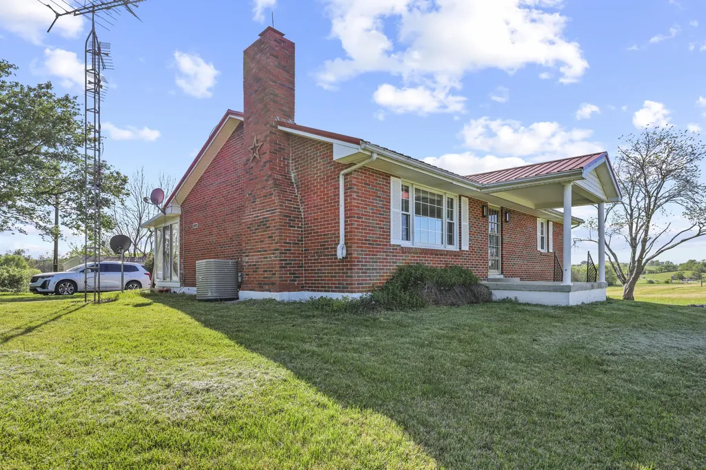 210 Bunker Hill Road Paris KY 40361