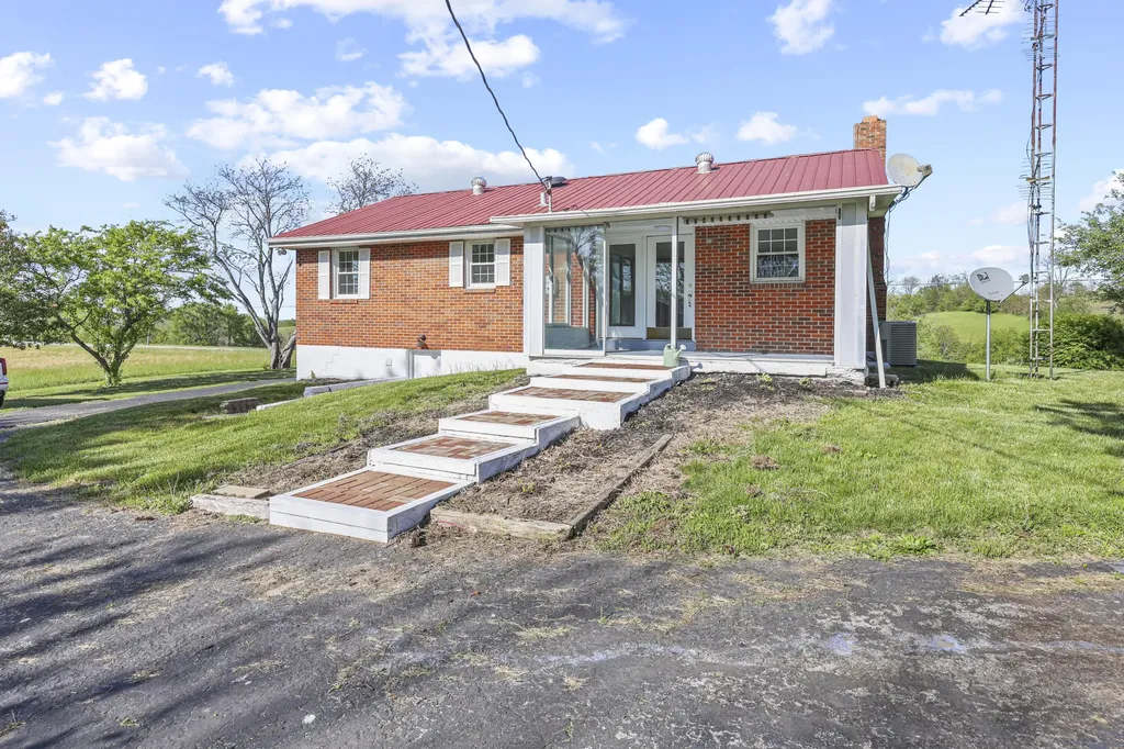210 Bunker Hill Road Paris KY 40361