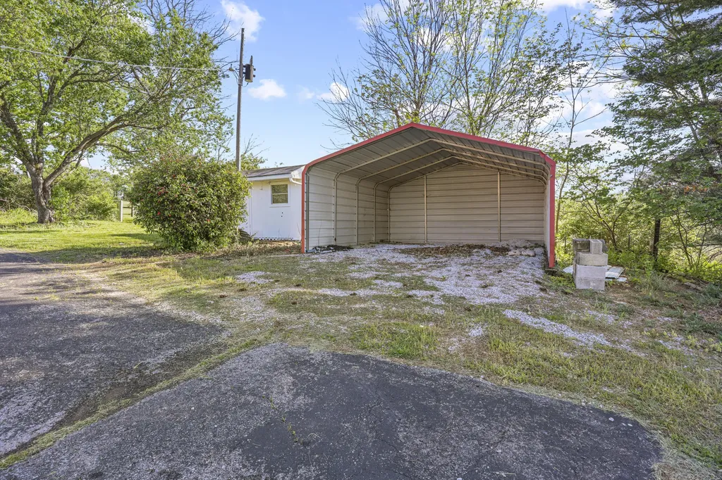 210 Bunker Hill Road Paris KY 40361