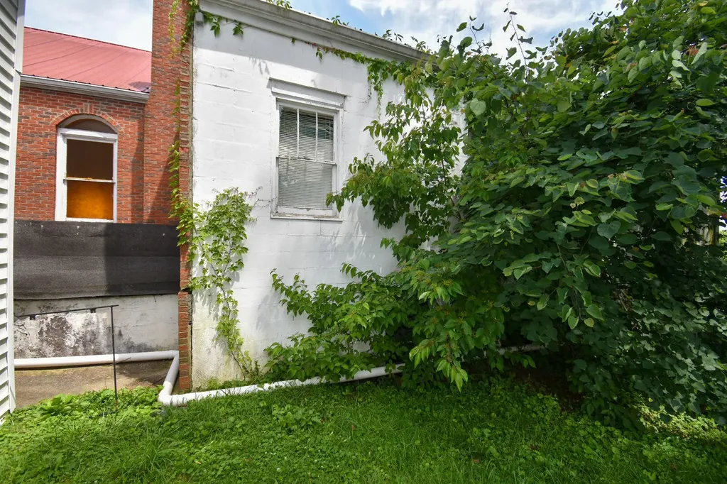 65 Highland Avenue Lancaster KY 40444