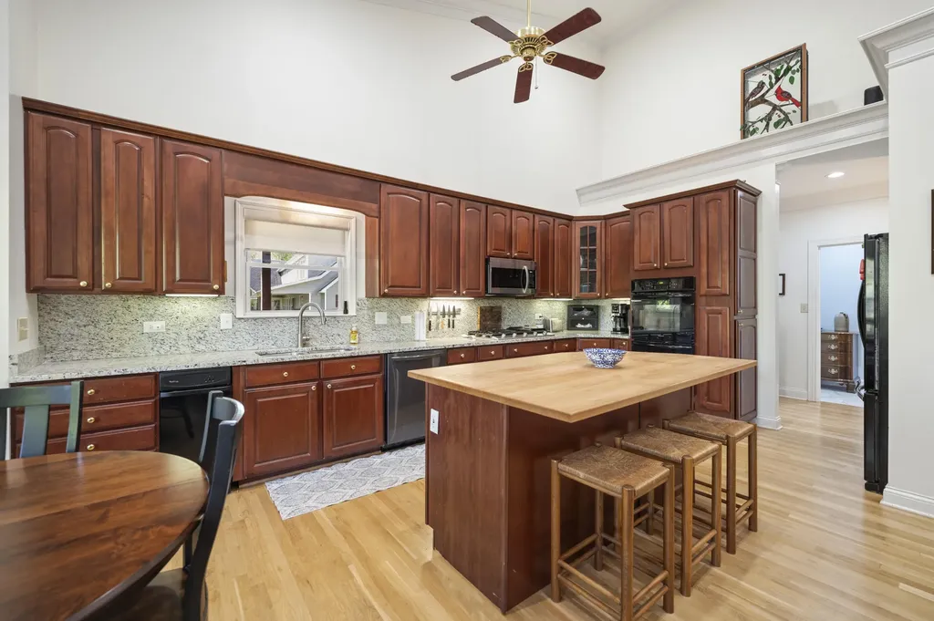 129 Taylor Avenue Paris KY 40361