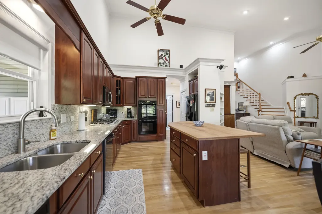 129 Taylor Avenue Paris KY 40361