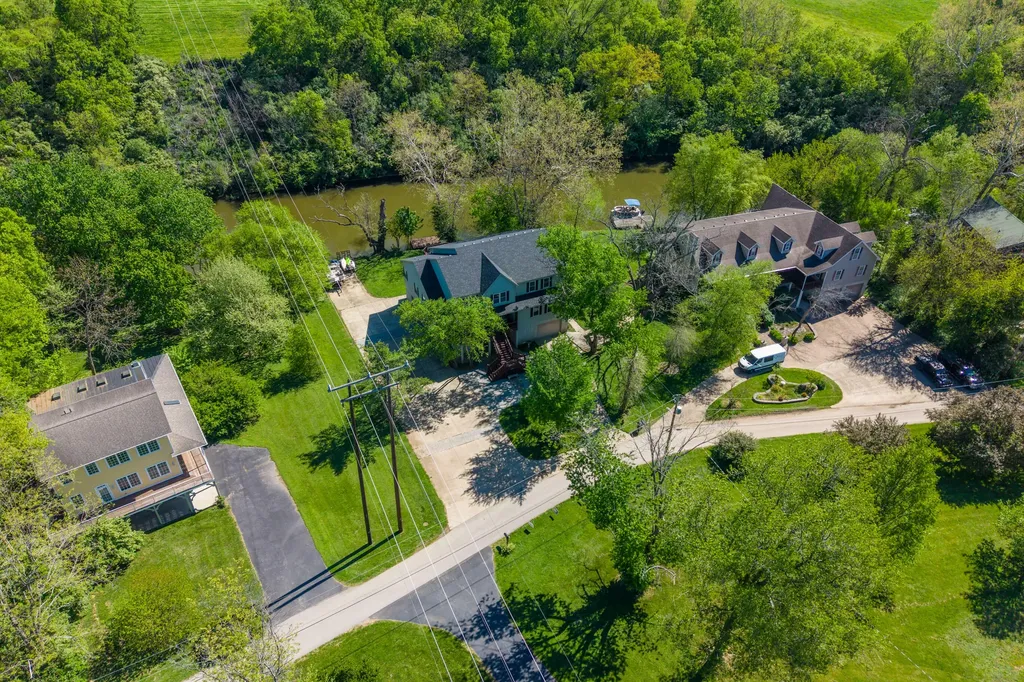 129 Taylor Avenue Paris KY 40361