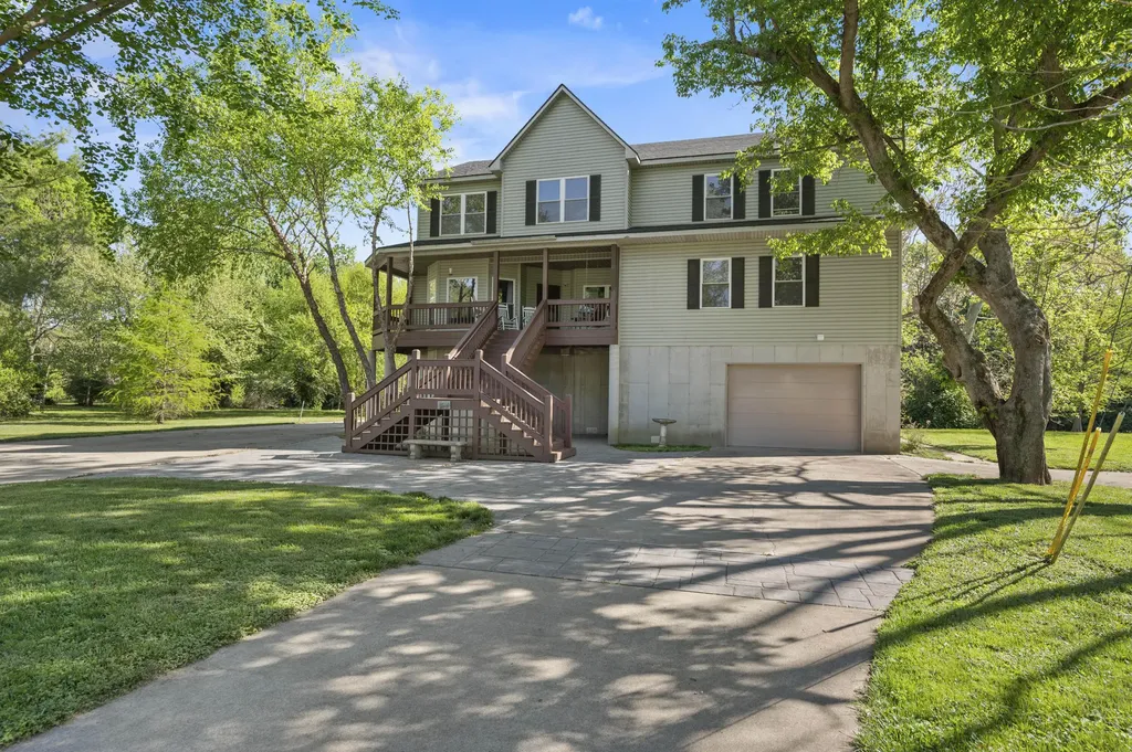 129 Taylor Avenue Paris KY 40361