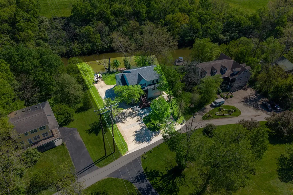 129 Taylor Avenue Paris KY 40361