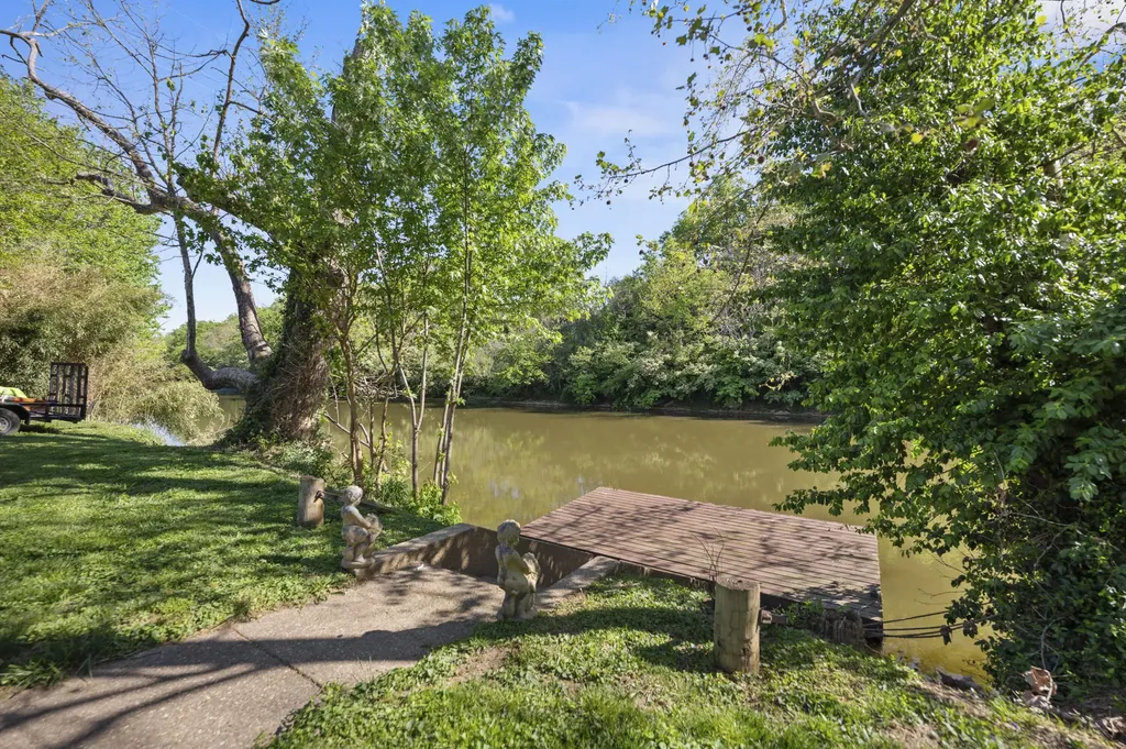 129 Taylor Avenue Paris KY 40361