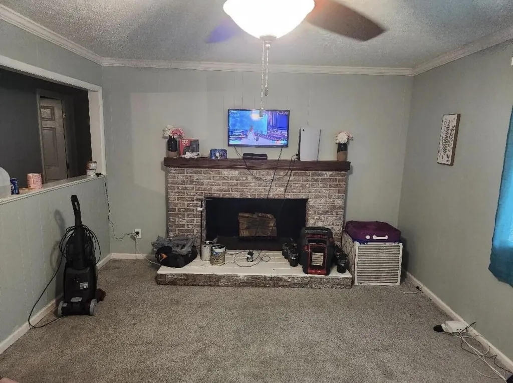 3919 Ky-40 Paintsville KY 41240