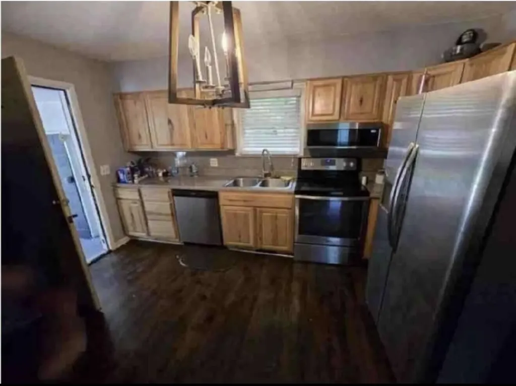 3919 Ky-40 Paintsville KY 41240