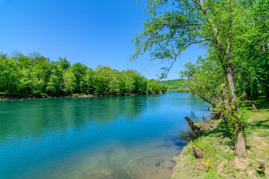 322 Weekender Lane Burkesville KY 42717