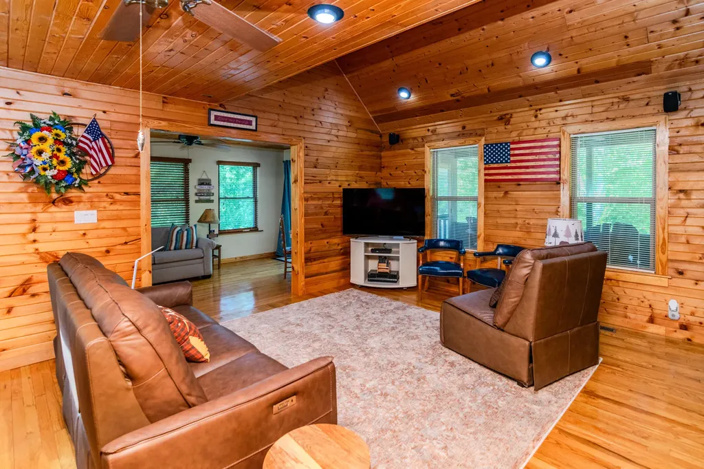 322 Weekender Lane Burkesville KY 42717