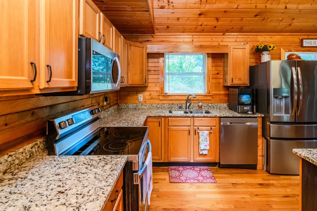 322 Weekender Lane Burkesville KY 42717