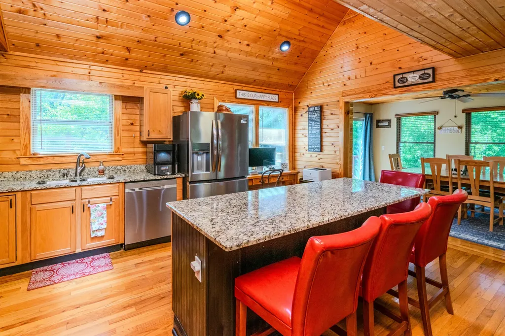 322 Weekender Lane Burkesville KY 42717