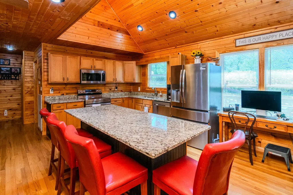 322 Weekender Lane Burkesville KY 42717