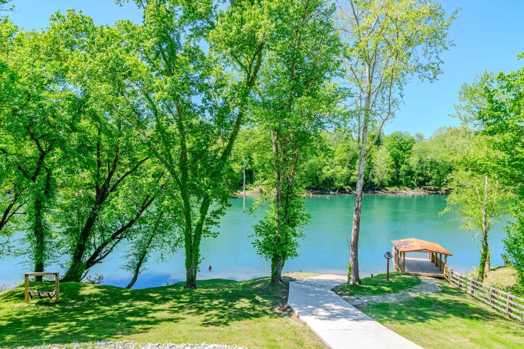 322 Weekender Lane Burkesville KY 42717