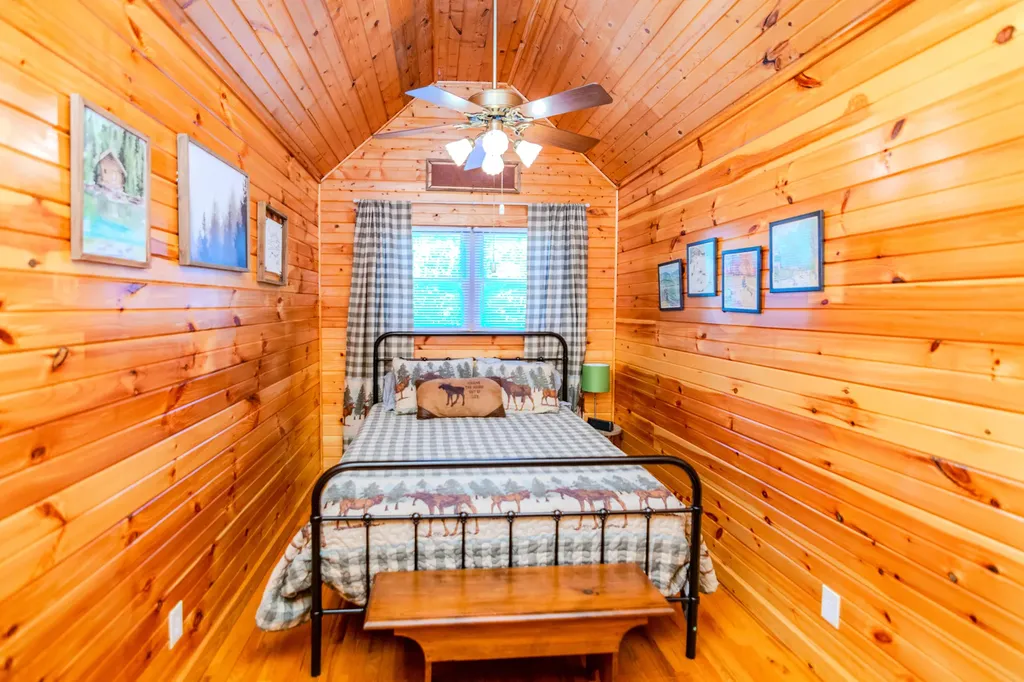 322 Weekender Lane Burkesville KY 42717