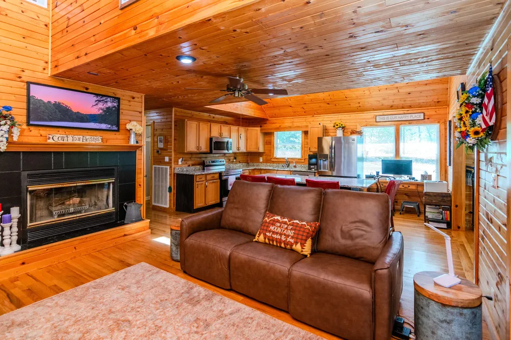 322 Weekender Lane Burkesville KY 42717