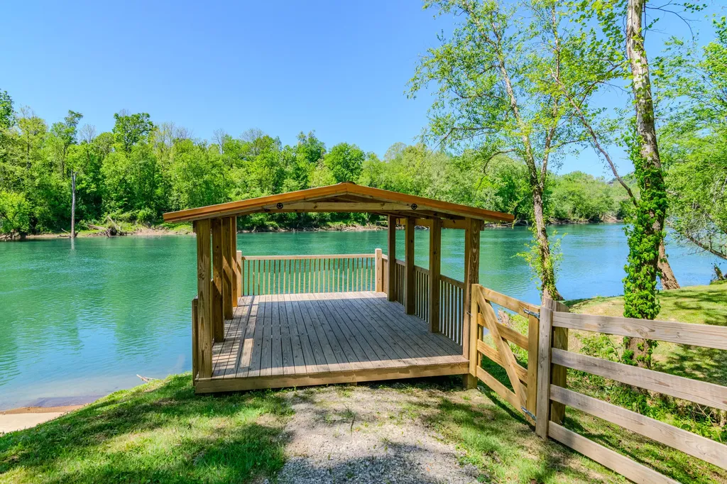 322 Weekender Lane Burkesville KY 42717