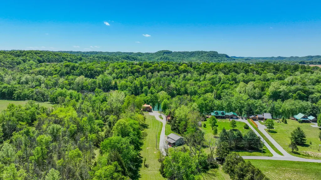322 Weekender Lane Burkesville KY 42717