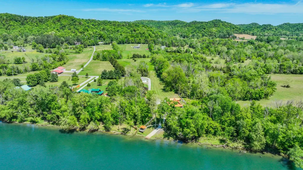 322 Weekender Lane Burkesville KY 42717