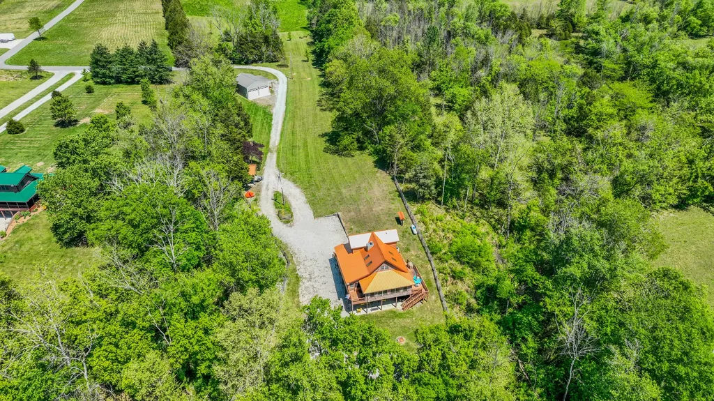 322 Weekender Lane Burkesville KY 42717