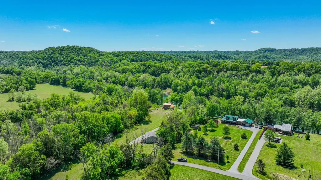322 Weekender Lane Burkesville KY 42717