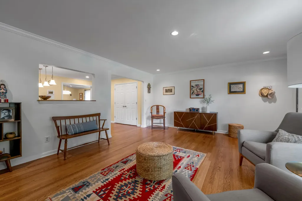 221 Greenbriar Road Lexington KY 40503
