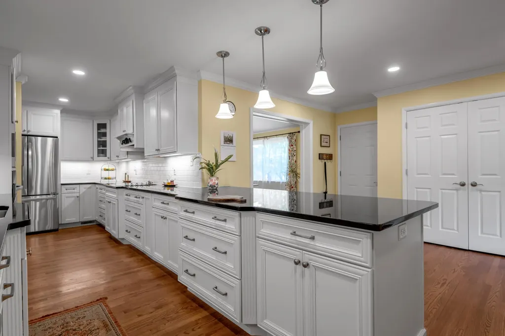221 Greenbriar Road Lexington KY 40503