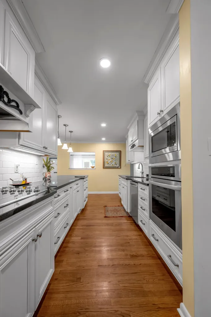 221 Greenbriar Road Lexington KY 40503