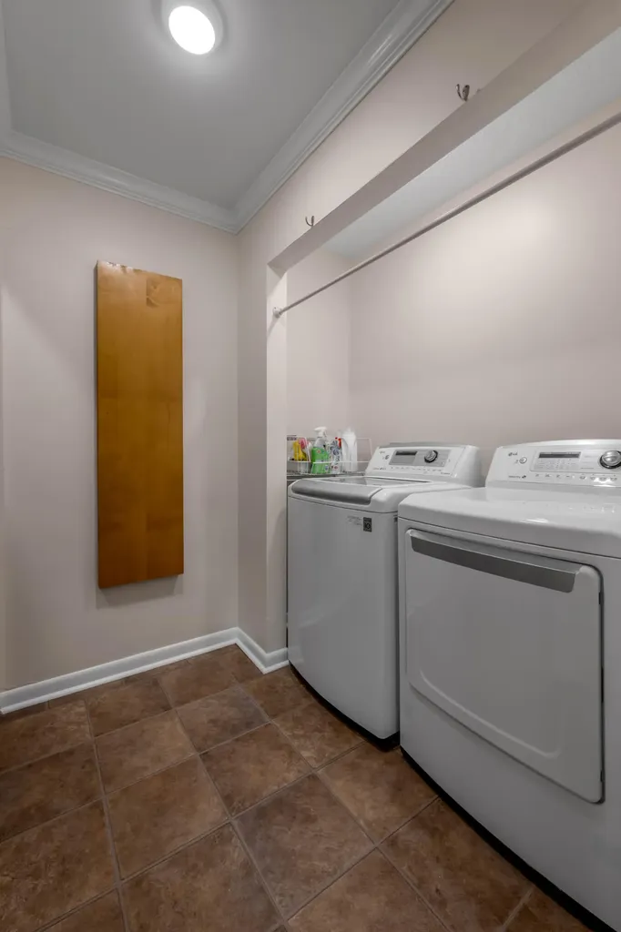 221 Greenbriar Road Lexington KY 40503