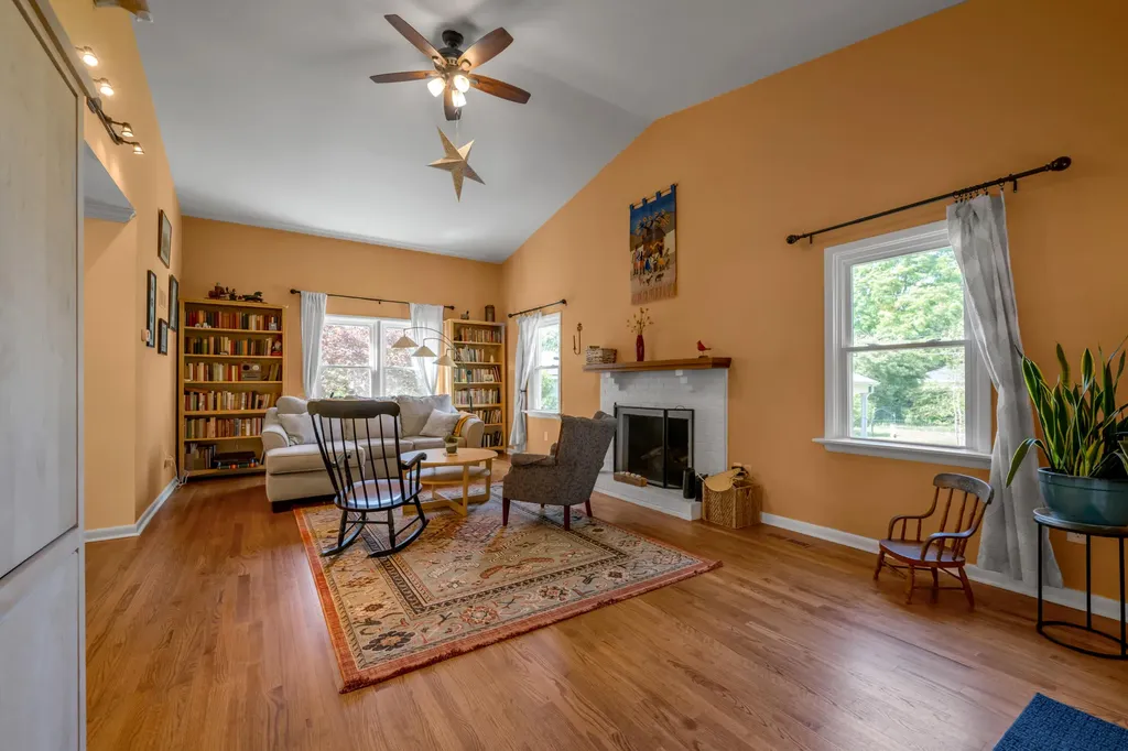 221 Greenbriar Road Lexington KY 40503