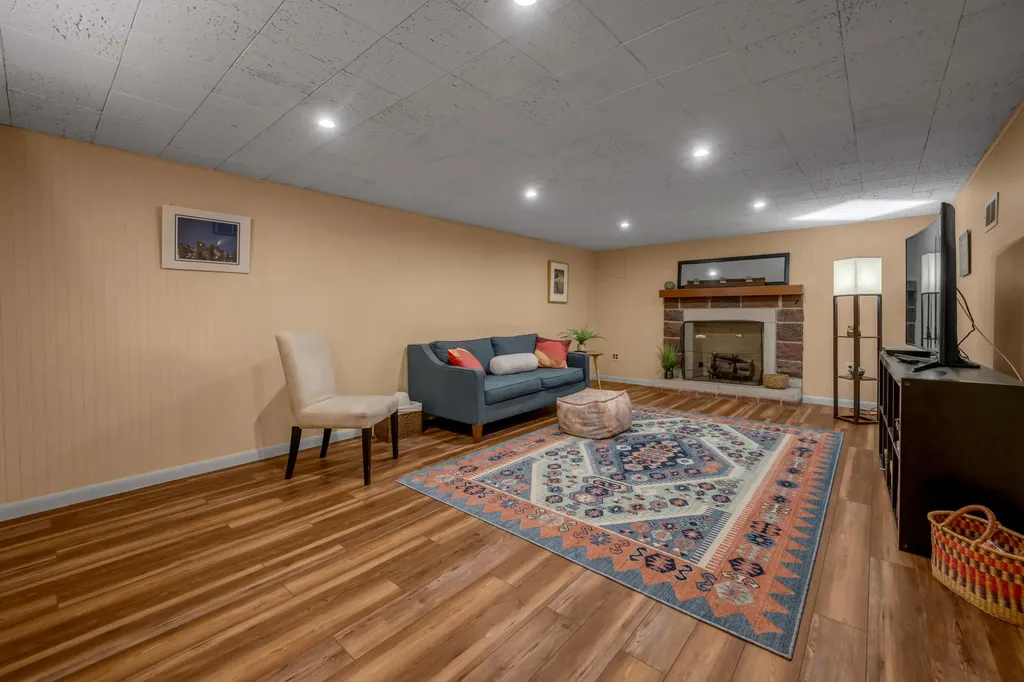 221 Greenbriar Road Lexington KY 40503