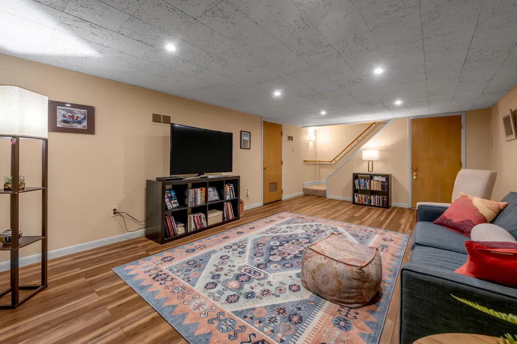 221 Greenbriar Road Lexington KY 40503