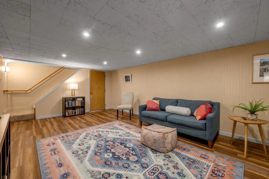 221 Greenbriar Road Lexington KY 40503