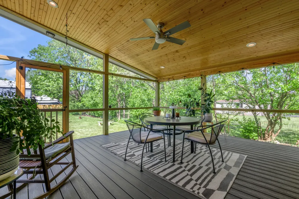 221 Greenbriar Road Lexington KY 40503