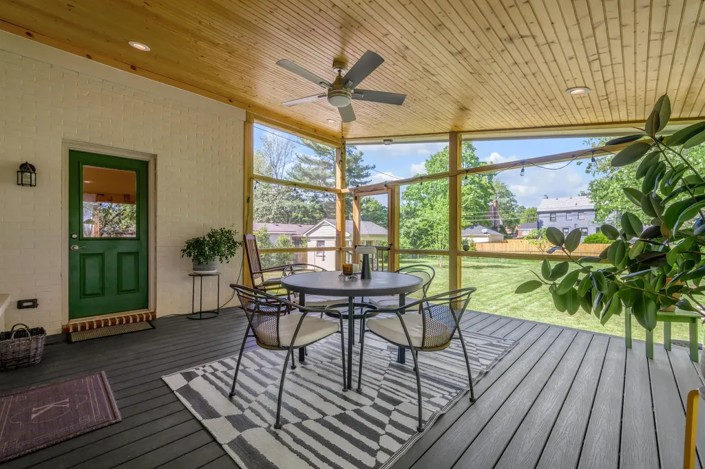 221 Greenbriar Road Lexington KY 40503