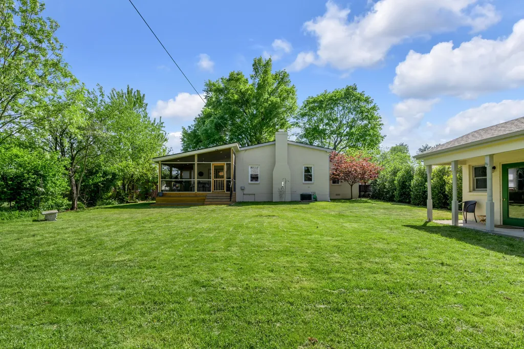 221 Greenbriar Road Lexington KY 40503