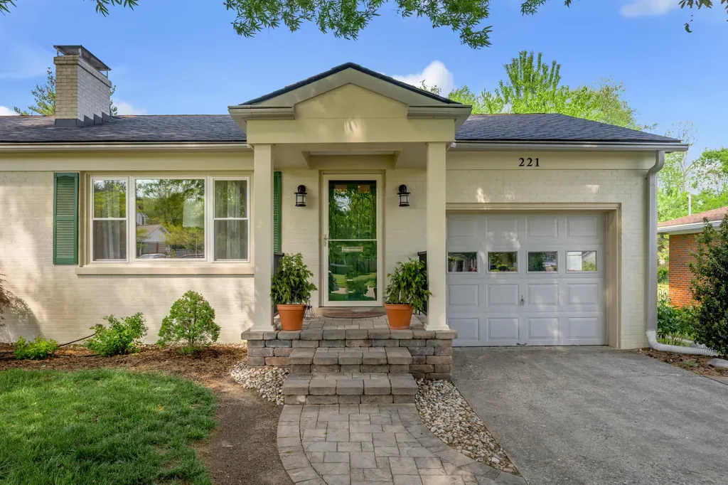 221 Greenbriar Road Lexington KY 40503