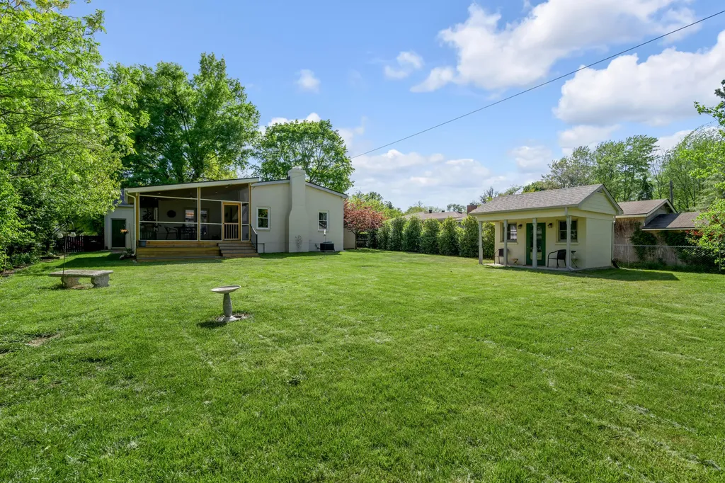 221 Greenbriar Road Lexington KY 40503