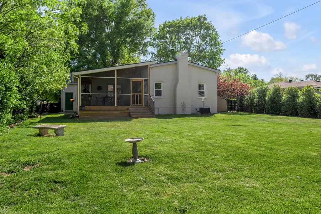 221 Greenbriar Road Lexington KY 40503