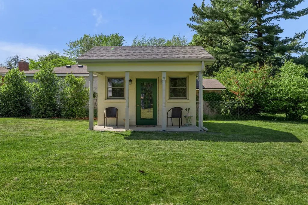 221 Greenbriar Road Lexington KY 40503