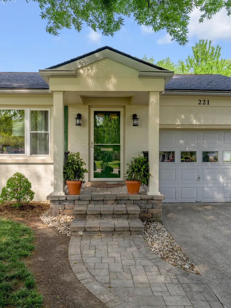 221 Greenbriar Road Lexington KY 40503