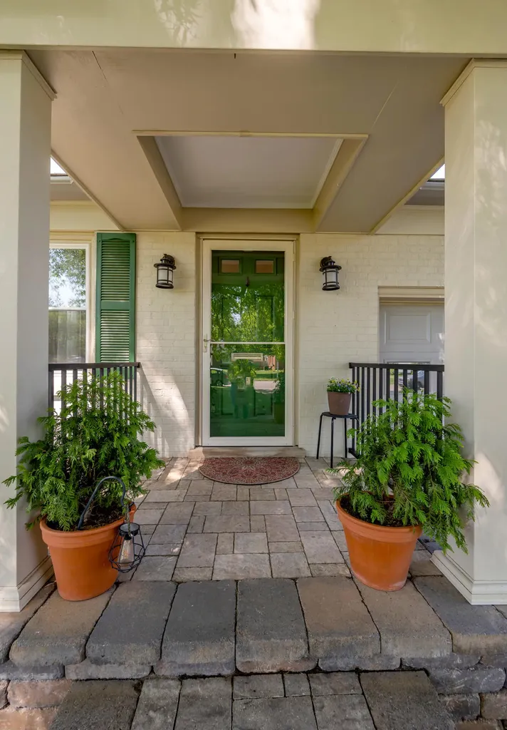 221 Greenbriar Road Lexington KY 40503